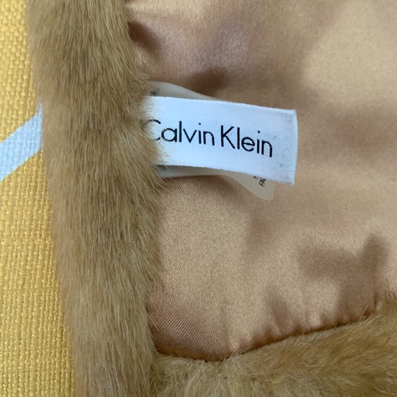 Calvin Klein Fur Stole - Picture 2 of 3